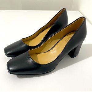 NEW Naturalizer Black Pumps Heels